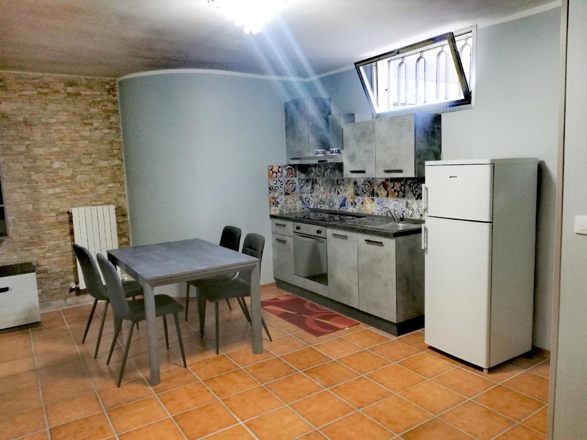La Taverna Appartamento Scala A Chiocciola Фоллоніка Екстер'єр фото