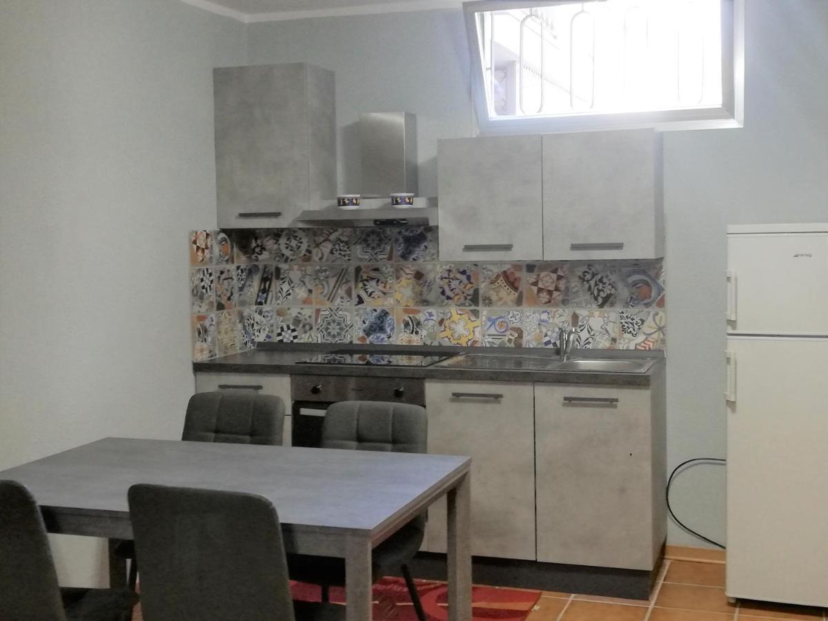 La Taverna Appartamento Scala A Chiocciola Фоллоніка Екстер'єр фото